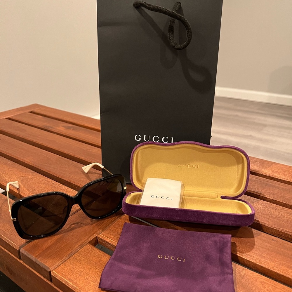 ❌SOLD❌ Authentic Gucci Oversized Women’s Sunglasses